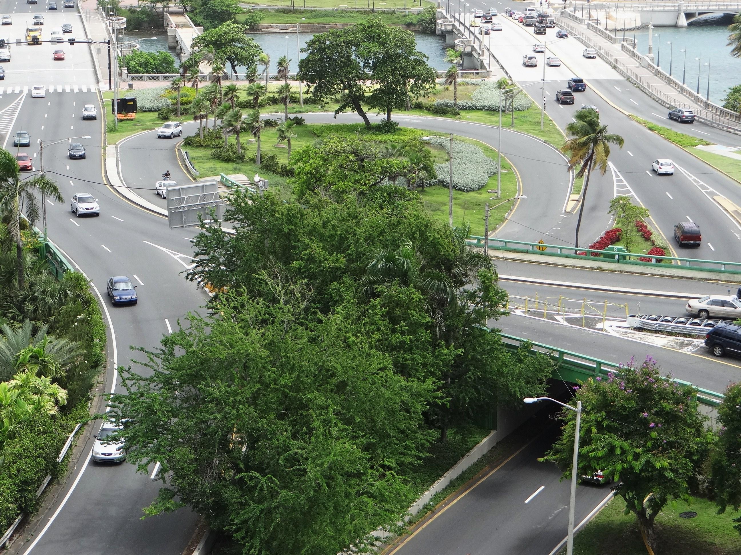 Vista desde la azotea del Edificio del Departamento de Justicia - San Juan (Miramar) - 2013 00024